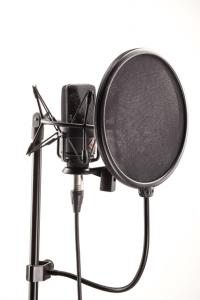 microphone broadcasting station 1 - استودیو فردا