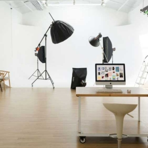 نمونه وایت روم ساخته شده در دفتر کار یا اتاق